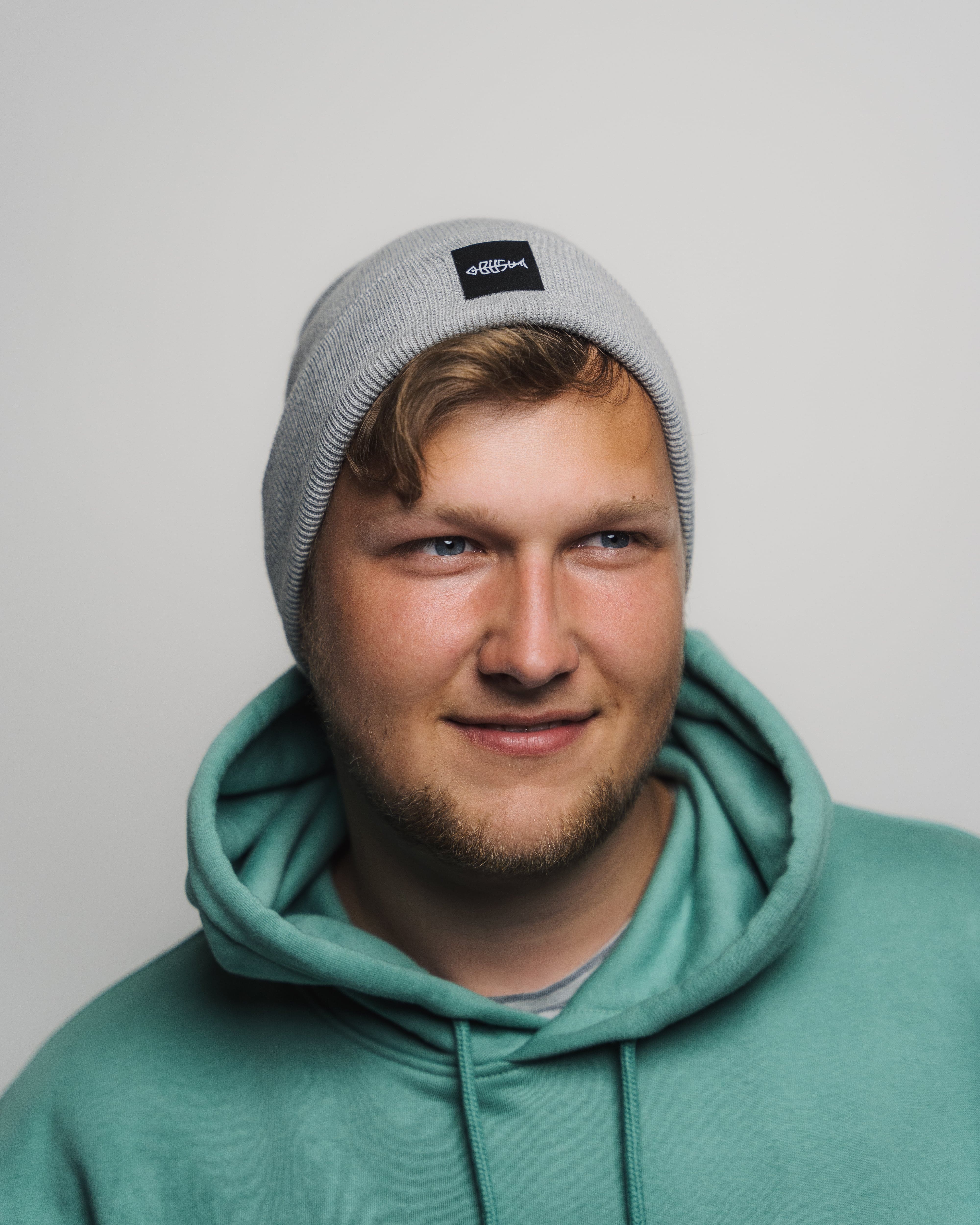 Rib Beanie "Büsumfisch" mit Model